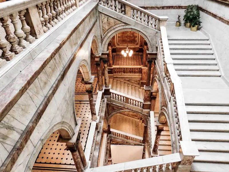 Take a free tour of the City Chambers during your weekend trip to Glasgow