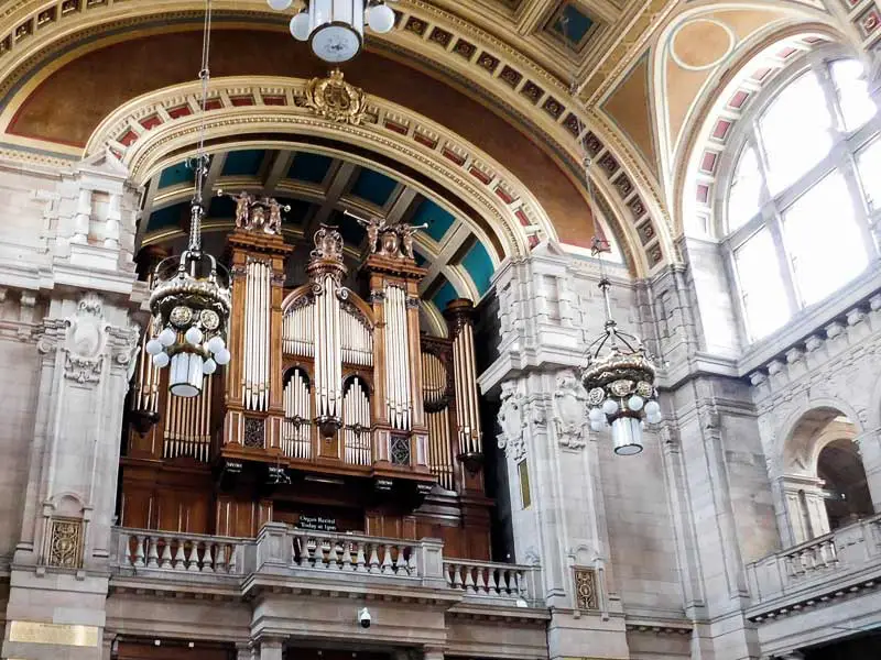 Visit Kelvingrove Art Gallery and Museum during your weekend away in Glasgow