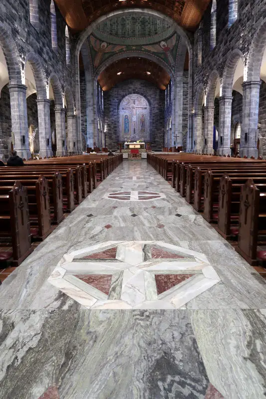 Galway Cathedral, Nave