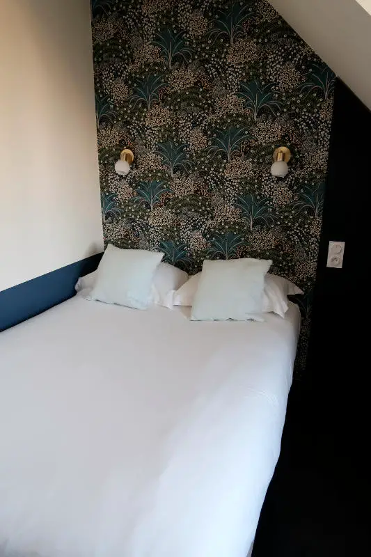 Bed in Hotel Armen Le Triton Roscoff