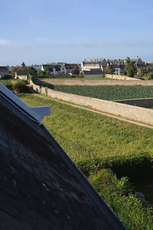 Staying at Hôtel Armen Le Triton in Roscoff, France